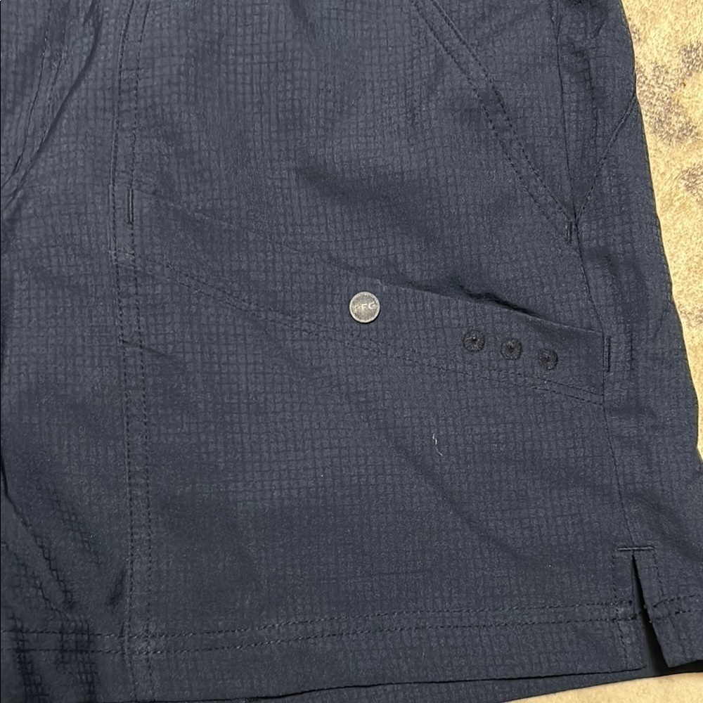Columbia PFG Navy Blue Shorts Size Medium Short Length - Picture 7 of 13